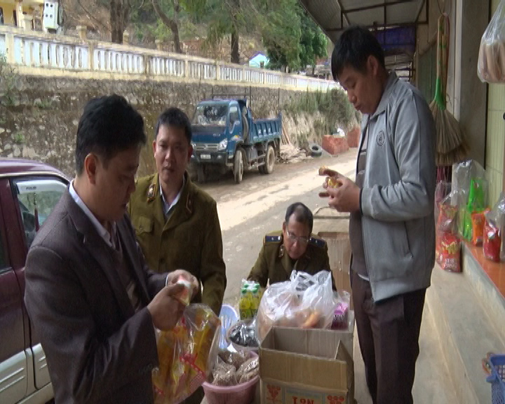 Kiểm tra hàng giả , hàng kém chất lượng