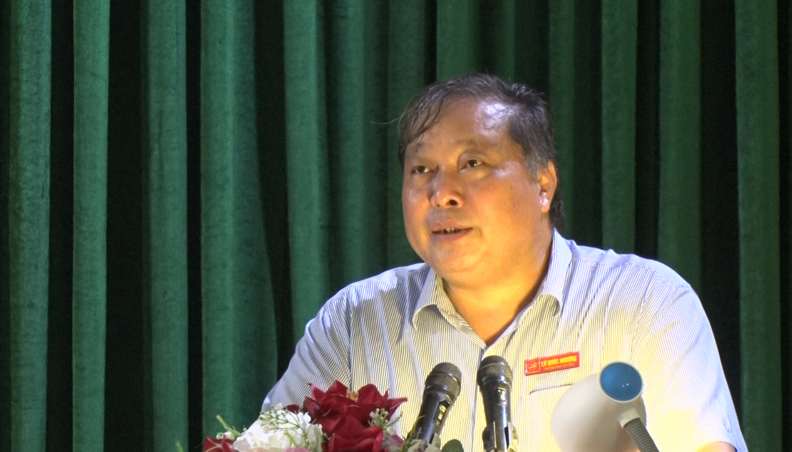 Đồng chí: Lữ Quốc Nhượng, UVBTV Huyện ủy, Trưởng Ban Tổ chức Huyện ủy thông qua hướng dẫn quy trình rà soát, bổ sung quy hoạch cán bộ lãnh đạo, quản lý nhiệm kỳ 2015 - 2020 và nhiệm kỳ 2020 - 2025.