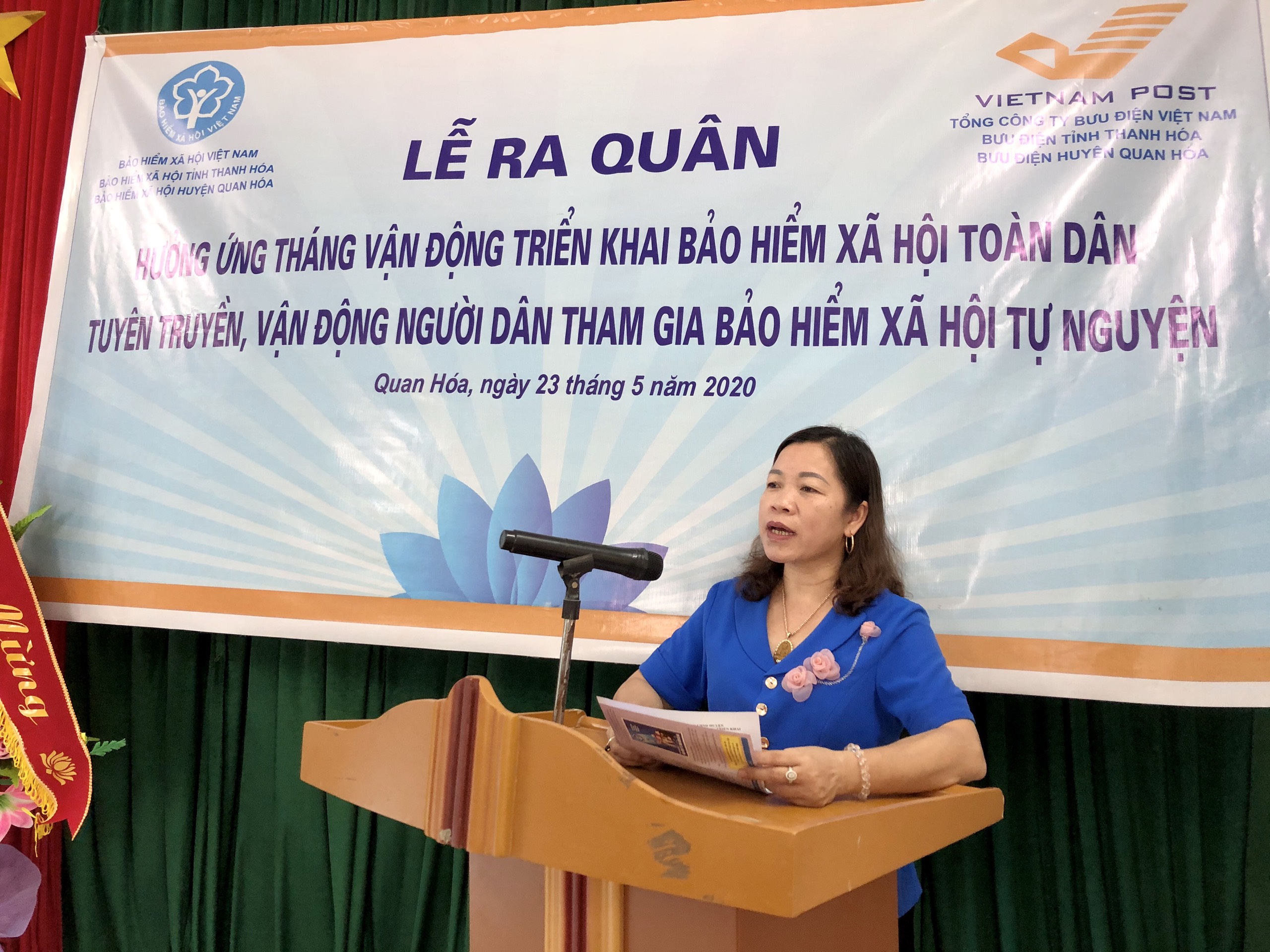 Đ/c Phạm Thị Hoa, UVBTV, PCT- UBND huyện phát biểu tại buổi lễ