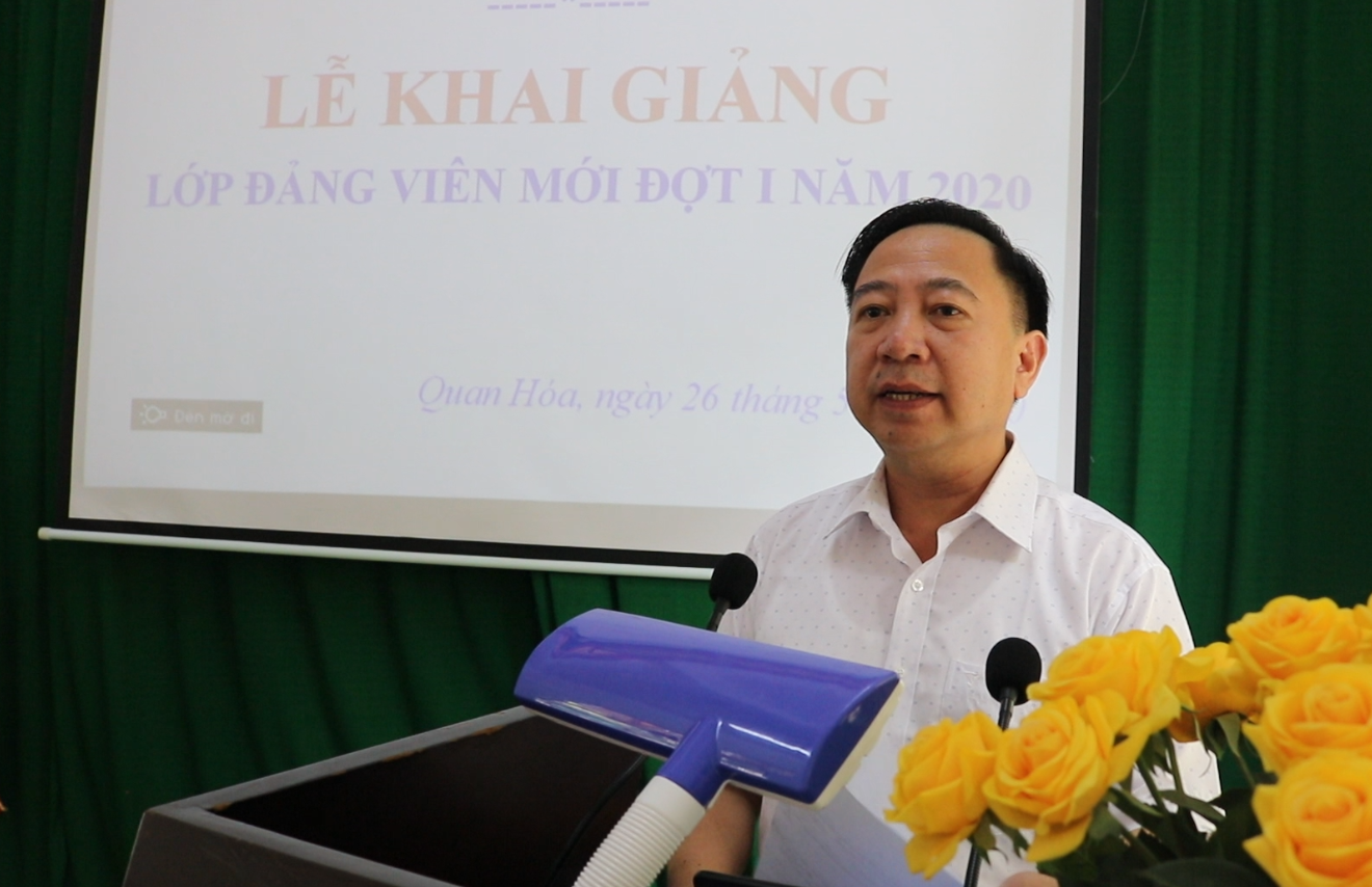 Đồng chí Đỗ Minh Việt, Phó trưởng ban tuyên giáo huyện ủy phát biểu tại buổi lễ
