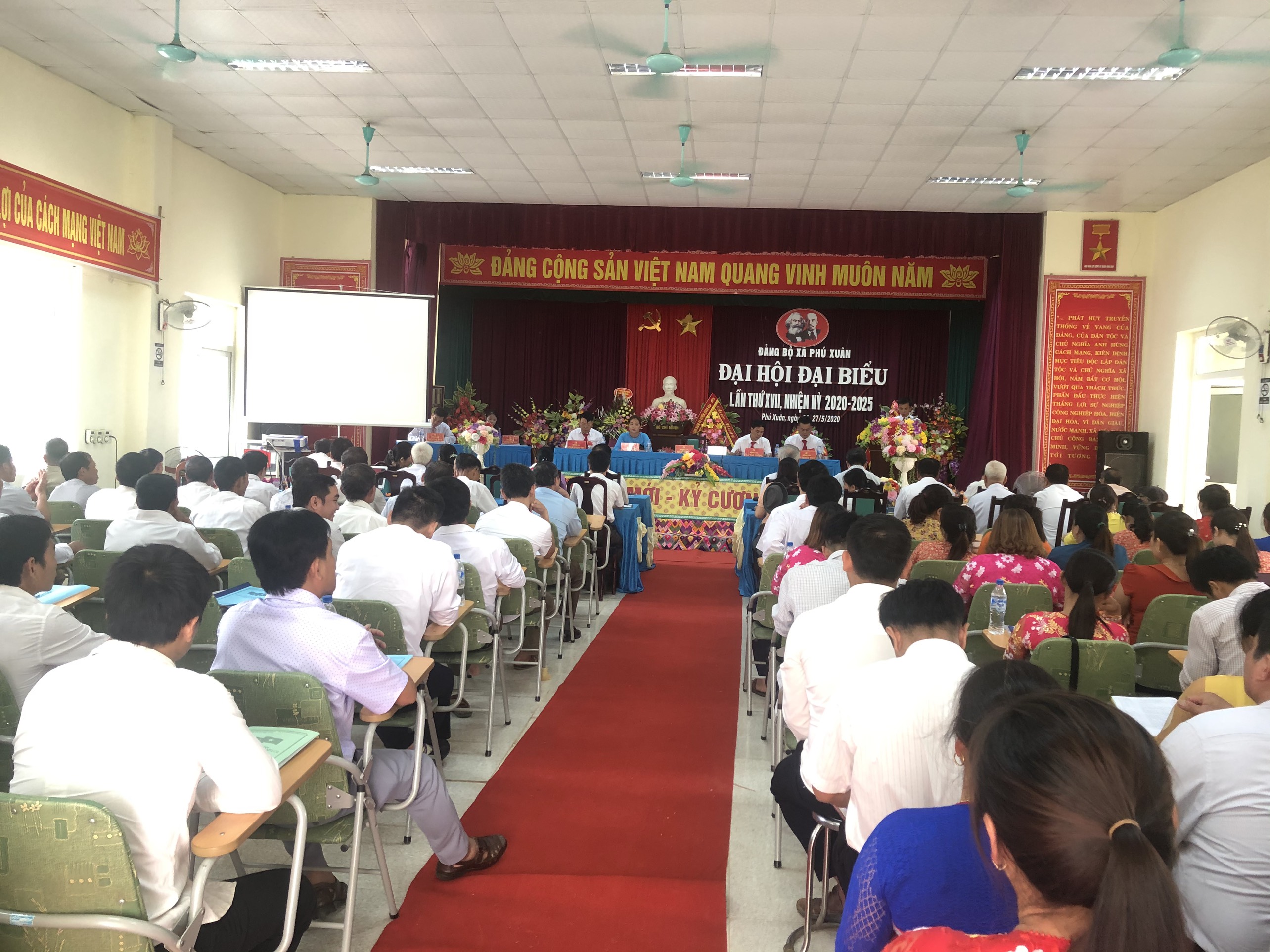Toàn cảnh Đại Hội