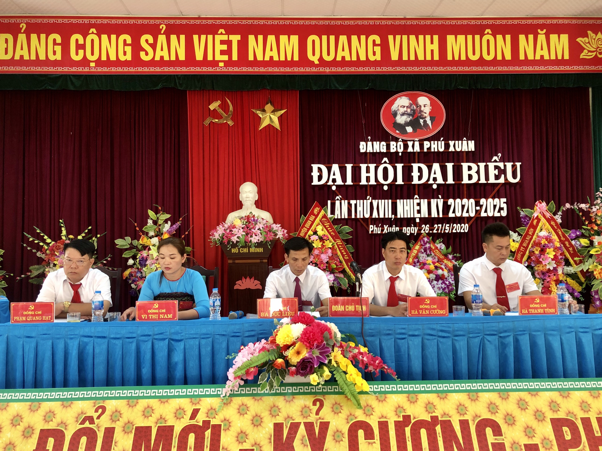 Đoàn Chủ tịch Đại Hội