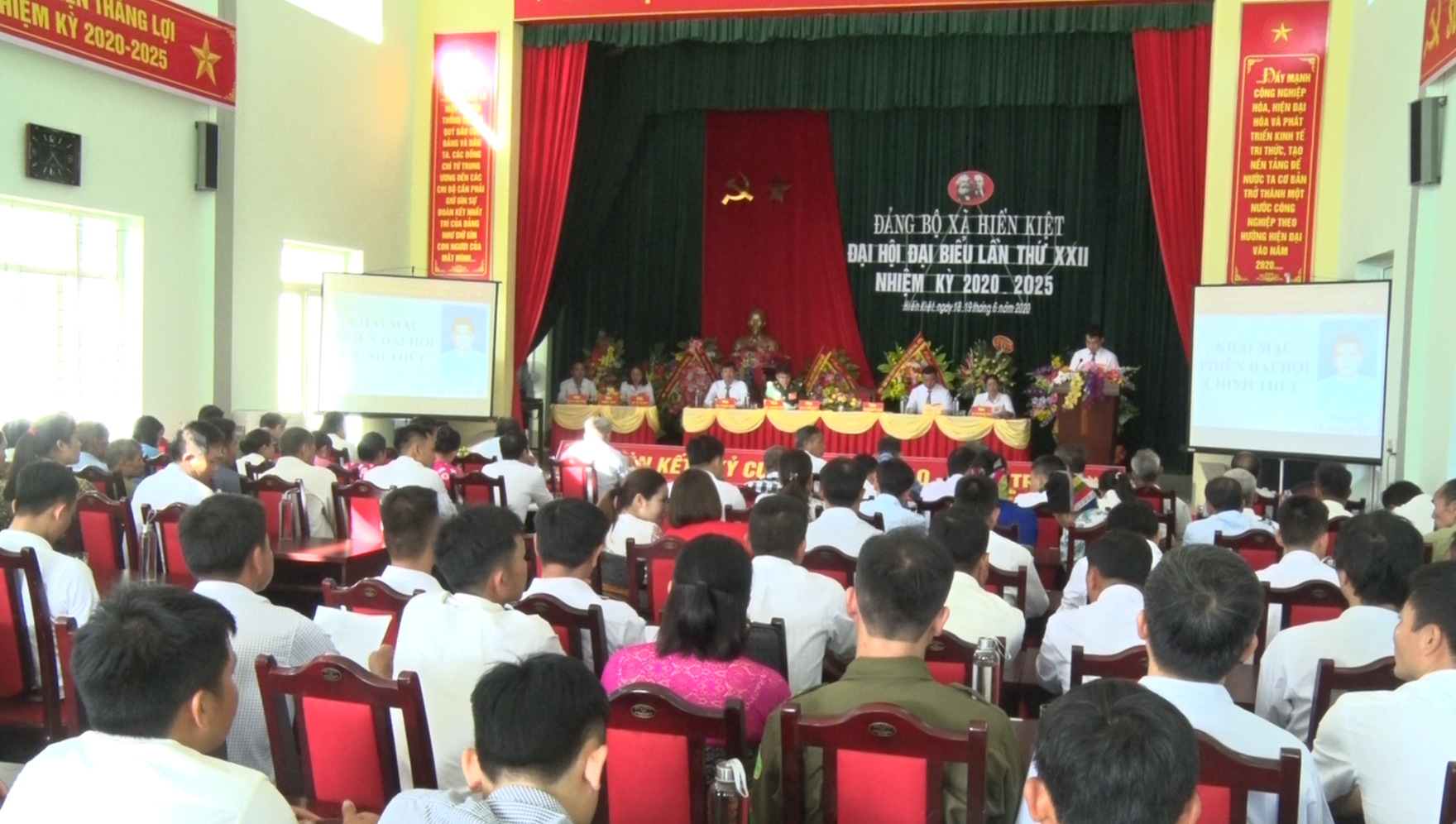 toàn cảnh đại hội