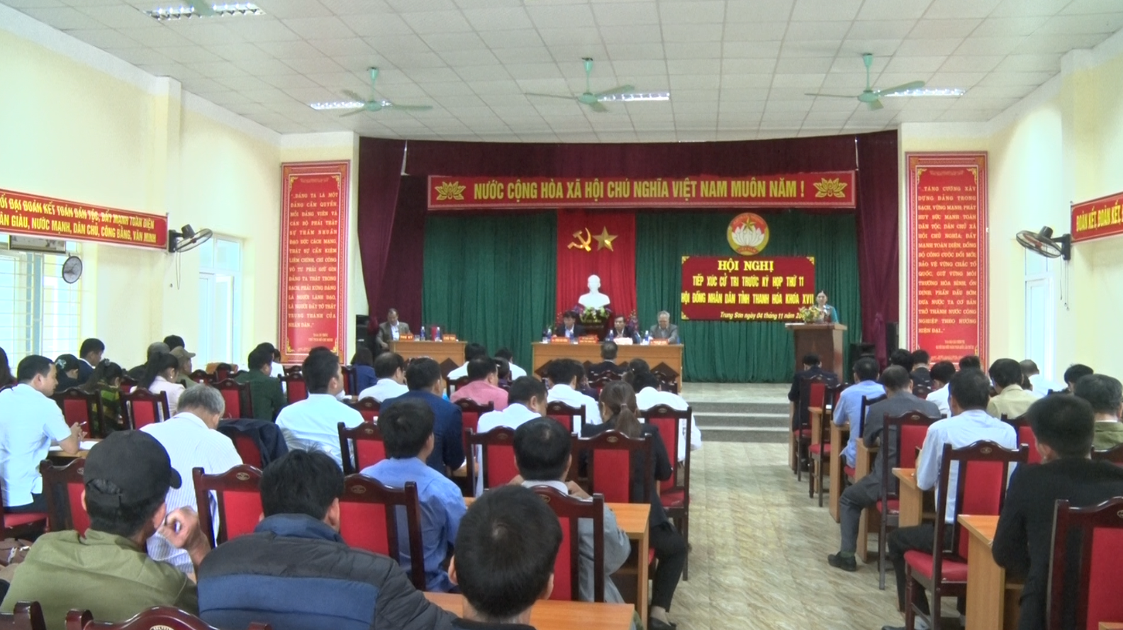 Hội nghị tiếp xúc cử tri tại xã Trung Sơn